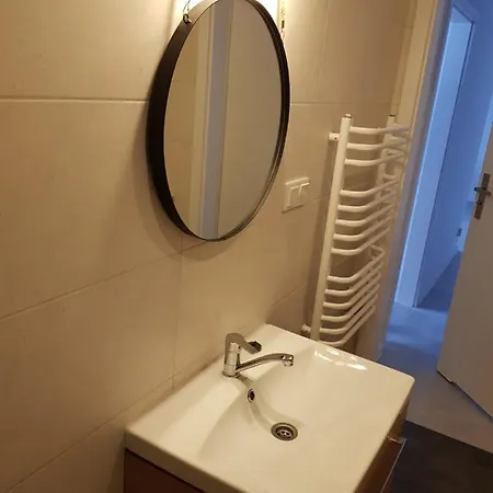 Dojazdowa Apartman *