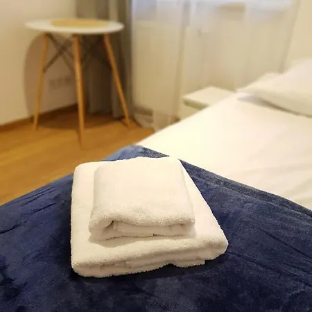 Dojazdowa Apartman Apartman *
